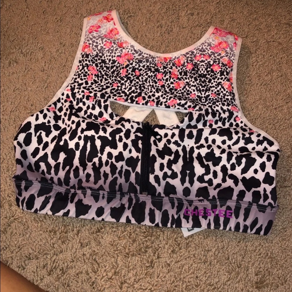 Chestee sports bra